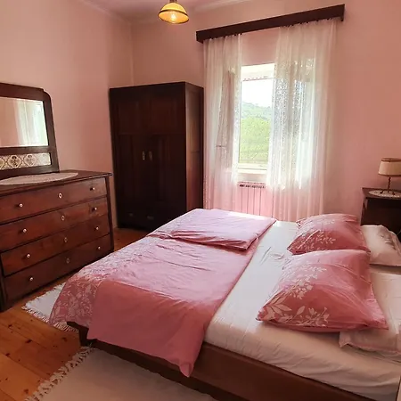 Rustic Polona